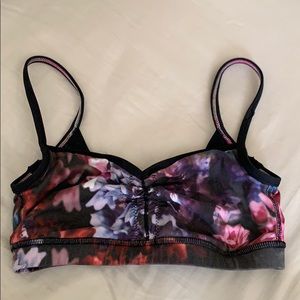 Lululemon sports bra